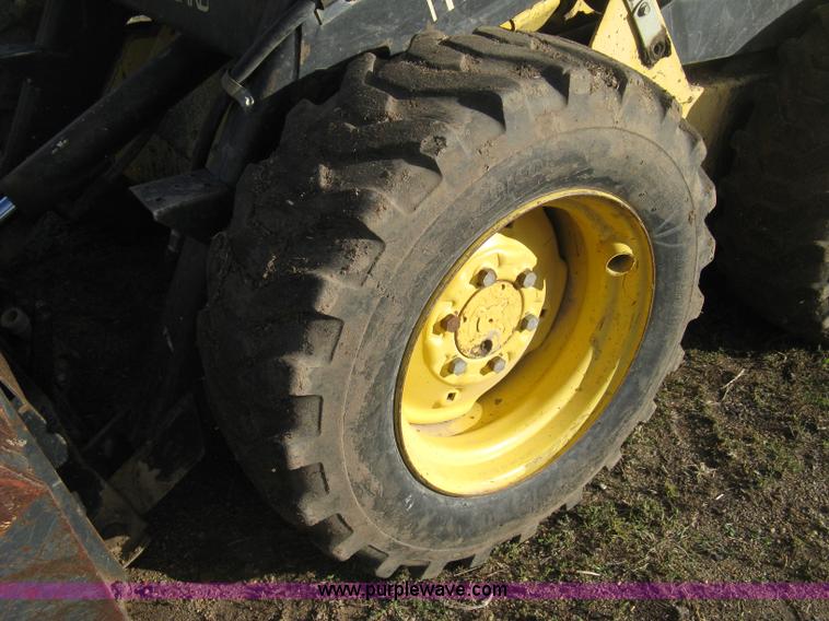 image for item H4475 1988 New Holland L553 skid steer