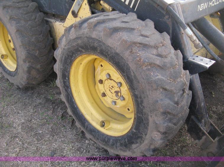 image for item H4475 1988 New Holland L553 skid steer