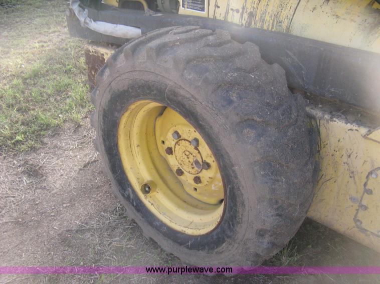 image for item H4475 1988 New Holland L553 skid steer