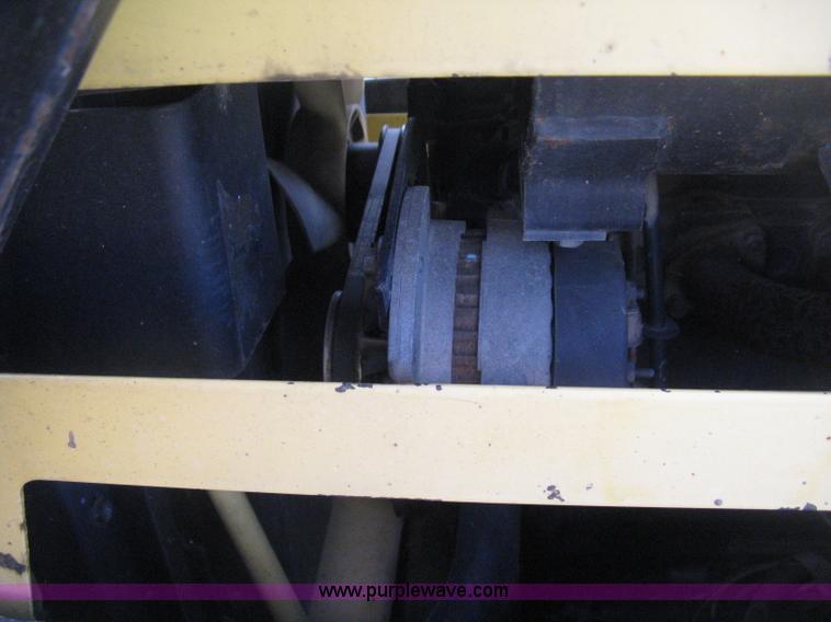 image for item H4475 1988 New Holland L553 skid steer