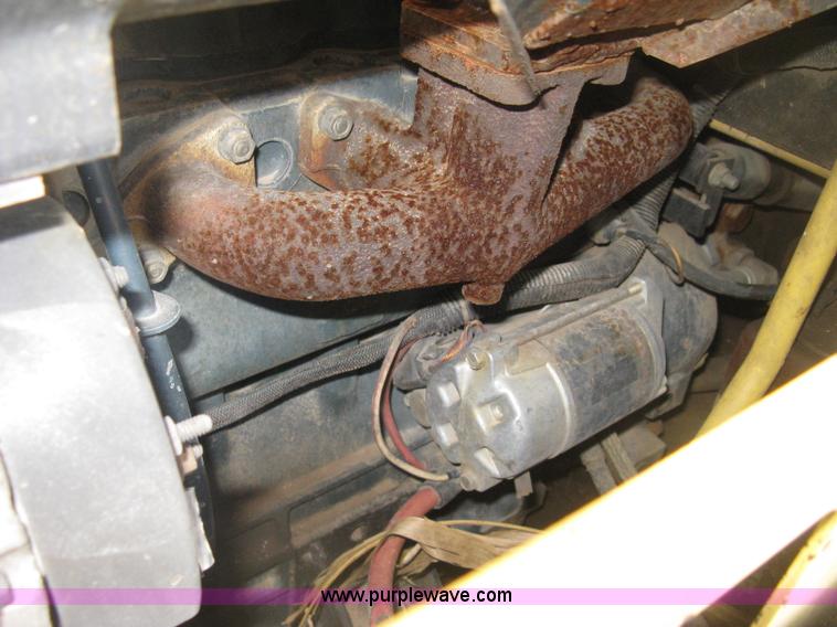 image for item H4475 1988 New Holland L553 skid steer