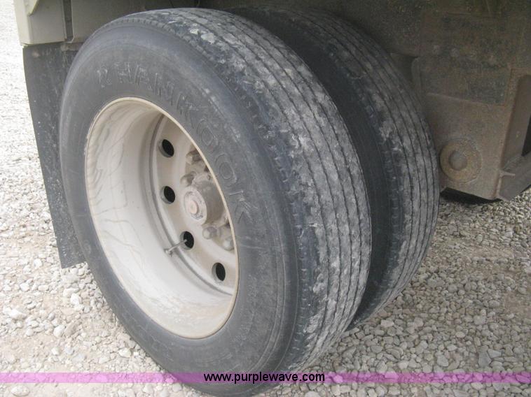 image for item H6313 1996 Timpte Super Hopper bottom trailer