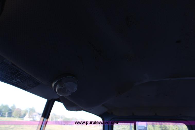 image for item H6774 1976 Ford F750 fuel truck