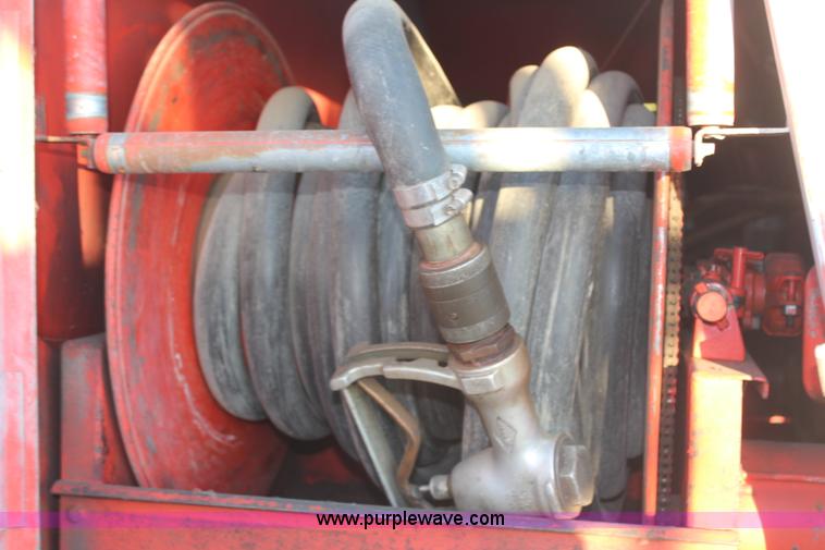 image for item H6774 1976 Ford F750 fuel truck