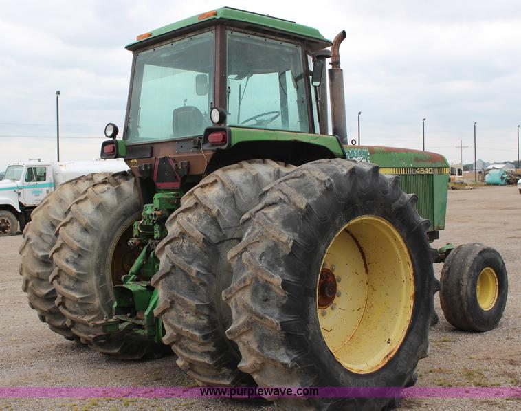 image for item H6775 1978 John Deere 4640 tractor