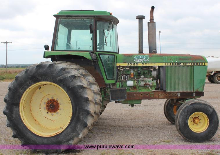 image for item H6775 1978 John Deere 4640 tractor