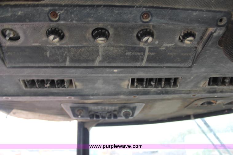 image for item H6775 1978 John Deere 4640 tractor