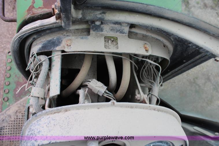 image for item H6775 1978 John Deere 4640 tractor