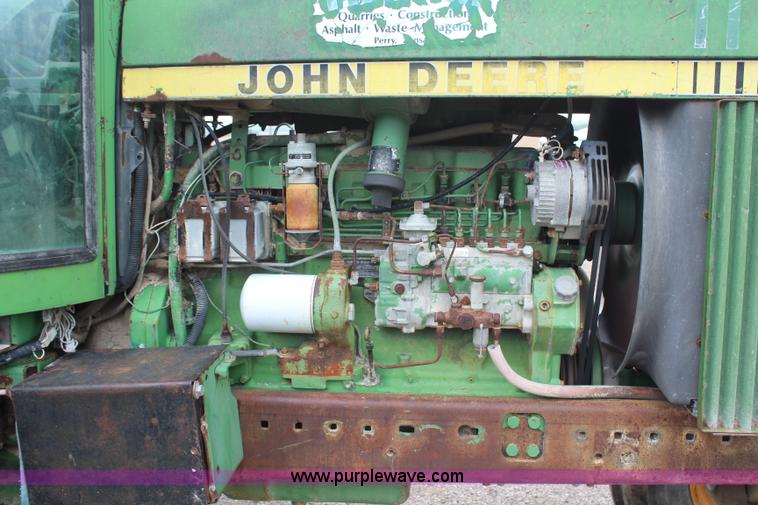 image for item H6775 1978 John Deere 4640 tractor
