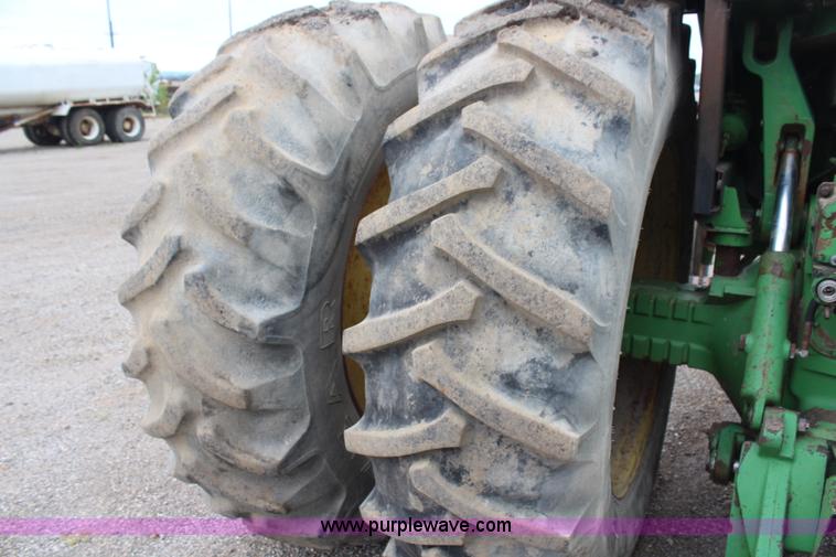 image for item H6775 1978 John Deere 4640 tractor