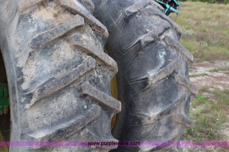 image for item H6775 1978 John Deere 4640 tractor