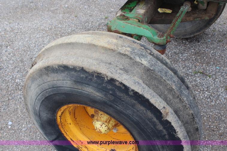 image for item H6775 1978 John Deere 4640 tractor