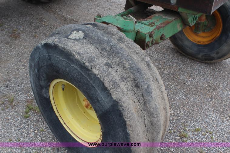 image for item H6775 1978 John Deere 4640 tractor