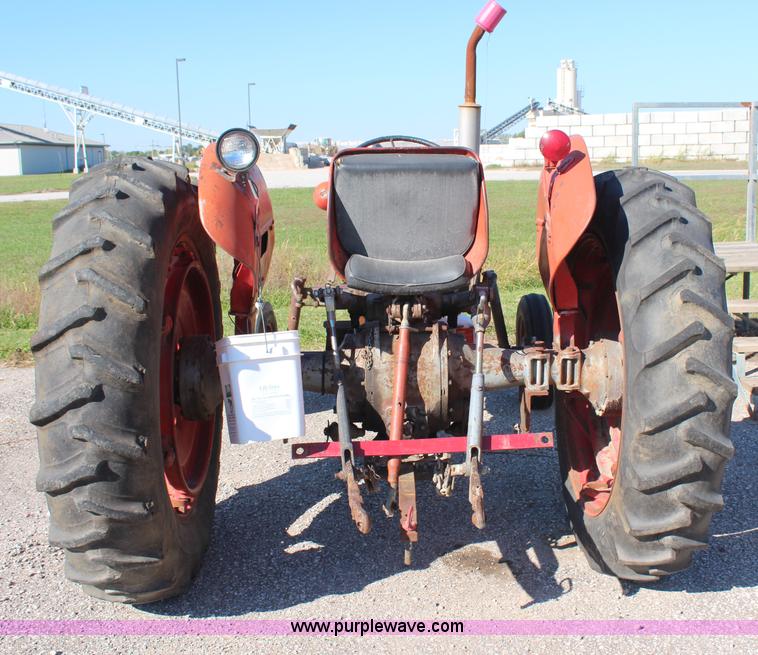 image for item H6814 1958 Massey-Ferguson 65 tractor
