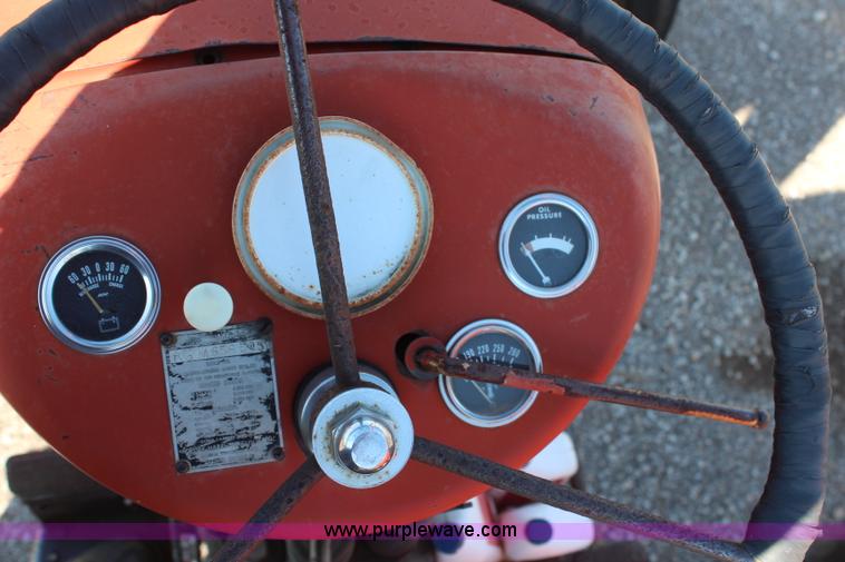 image for item H6814 1958 Massey-Ferguson 65 tractor