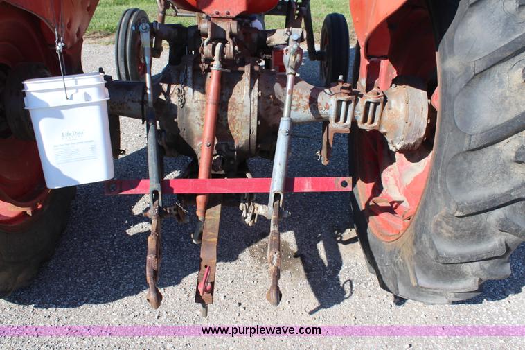 image for item H6814 1958 Massey-Ferguson 65 tractor