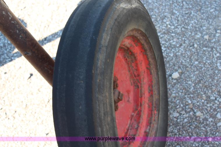 image for item H6814 1958 Massey-Ferguson 65 tractor