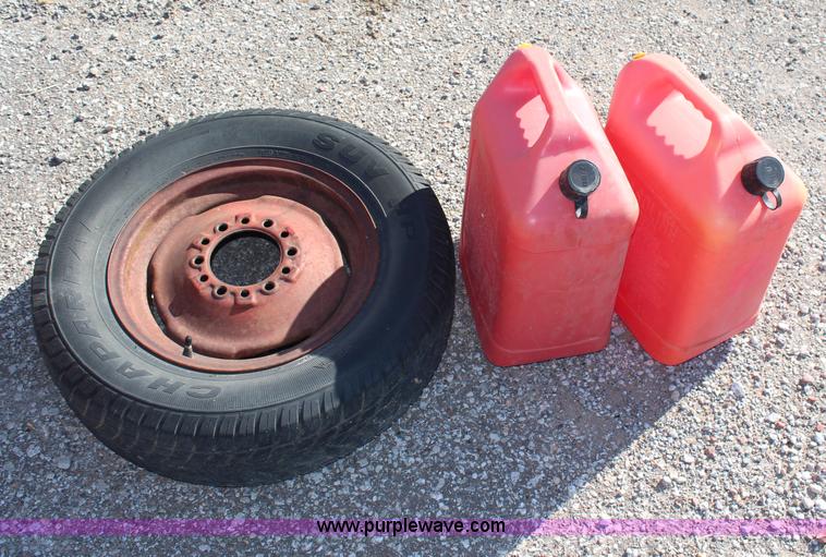 image for item H6814 1958 Massey-Ferguson 65 tractor