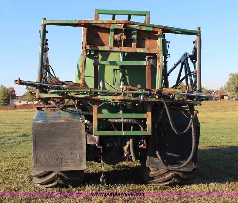 image for item H6876 1988 International 1954 Easy Rider 2000C sprayer