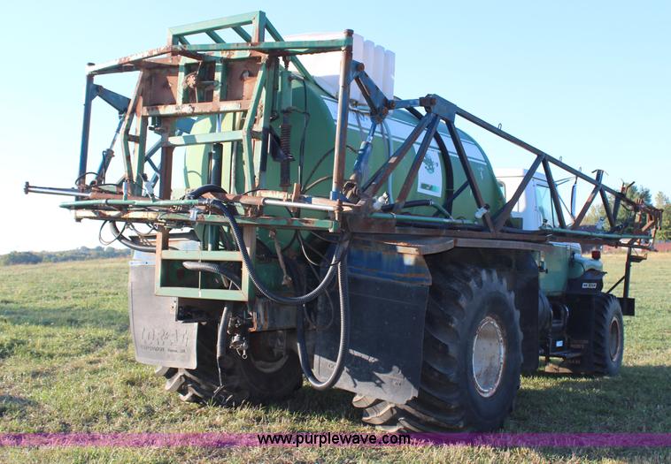 image for item H6876 1988 International 1954 Easy Rider 2000C sprayer