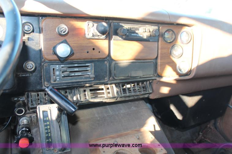 image for item H6876 1988 International 1954 Easy Rider 2000C sprayer