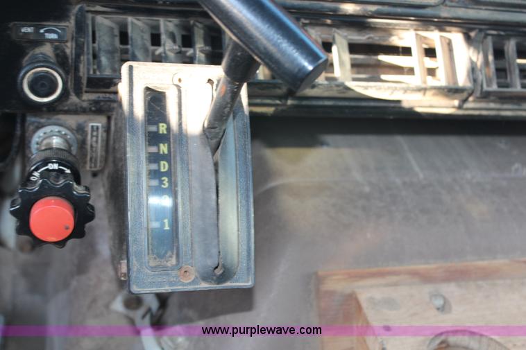 image for item H6876 1988 International 1954 Easy Rider 2000C sprayer