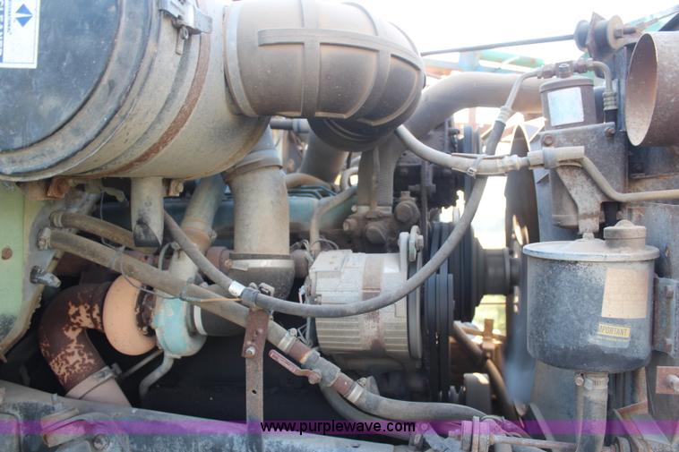 image for item H6876 1988 International 1954 Easy Rider 2000C sprayer