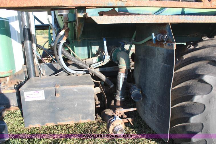 image for item H6876 1988 International 1954 Easy Rider 2000C sprayer