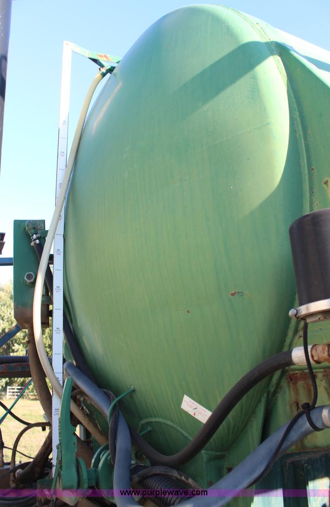 image for item H6876 1988 International 1954 Easy Rider 2000C sprayer