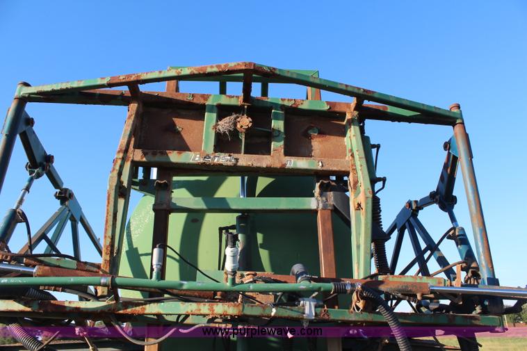 image for item H6876 1988 International 1954 Easy Rider 2000C sprayer