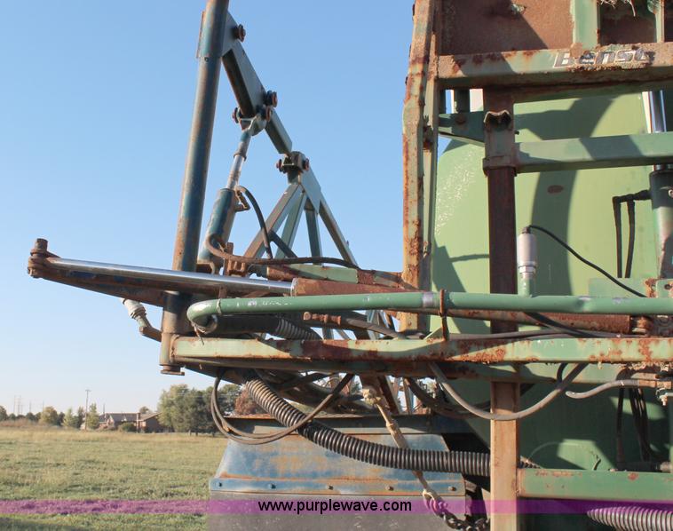 image for item H6876 1988 International 1954 Easy Rider 2000C sprayer