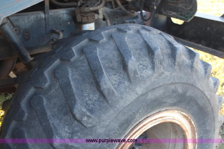 image for item H6876 1988 International 1954 Easy Rider 2000C sprayer