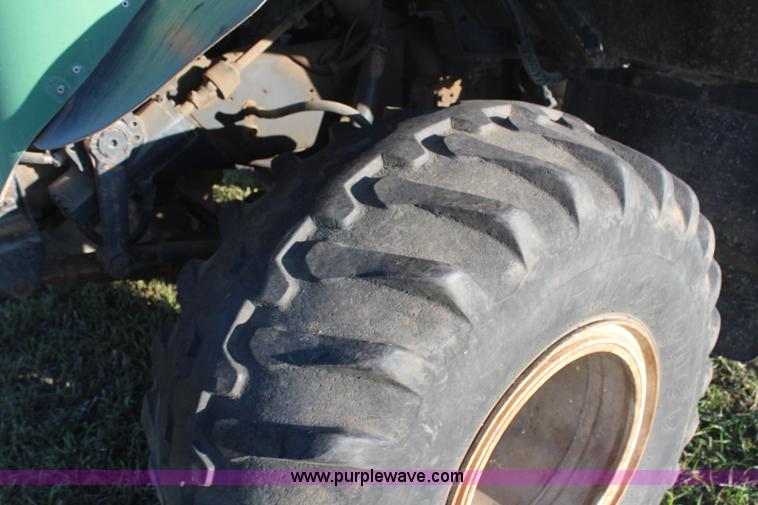 image for item H6876 1988 International 1954 Easy Rider 2000C sprayer