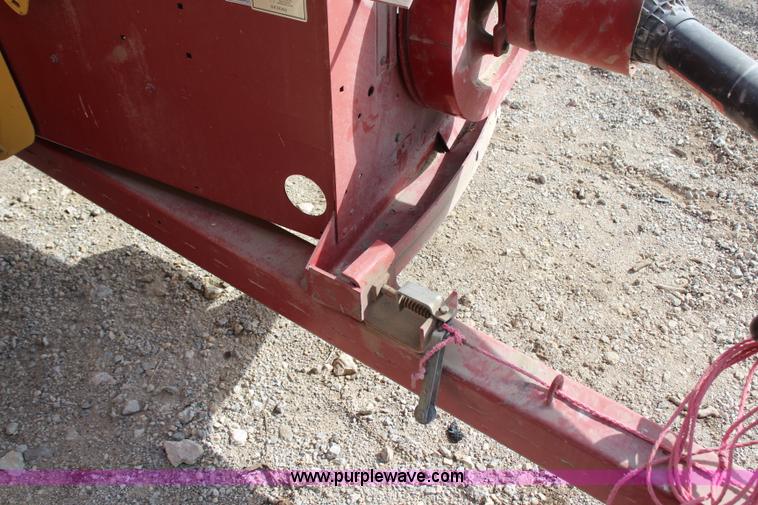 image for item H7977 New Holland 570 square baler