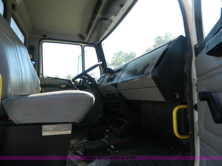 image for item AD9976 2000 Freightliner FL70 truck cab and chassis