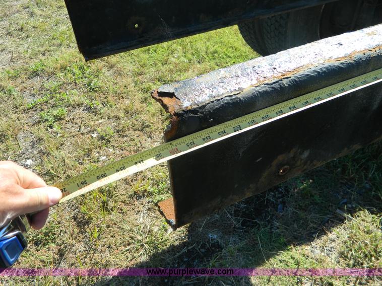 image for item AD9976 2000 Freightliner FL70 truck cab and chassis