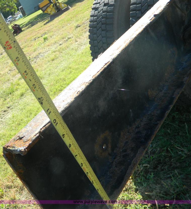 image for item AD9976 2000 Freightliner FL70 truck cab and chassis