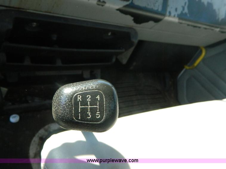 image for item AD9976 2000 Freightliner FL70 truck cab and chassis