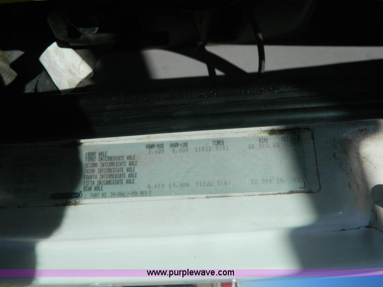 image for item AD9976 2000 Freightliner FL70 truck cab and chassis