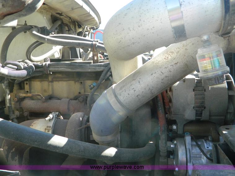 image for item AD9976 2000 Freightliner FL70 truck cab and chassis