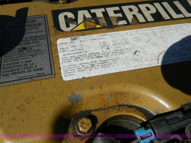 image for item AD9976 2000 Freightliner FL70 truck cab and chassis