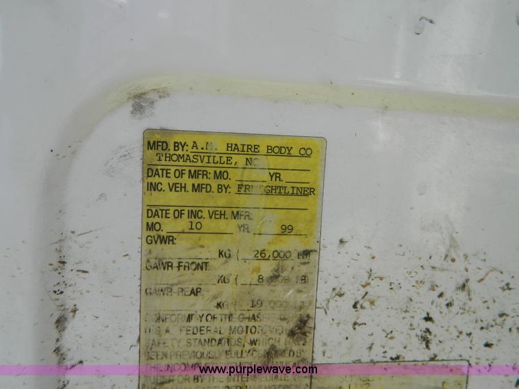 image for item AD9976 2000 Freightliner FL70 truck cab and chassis