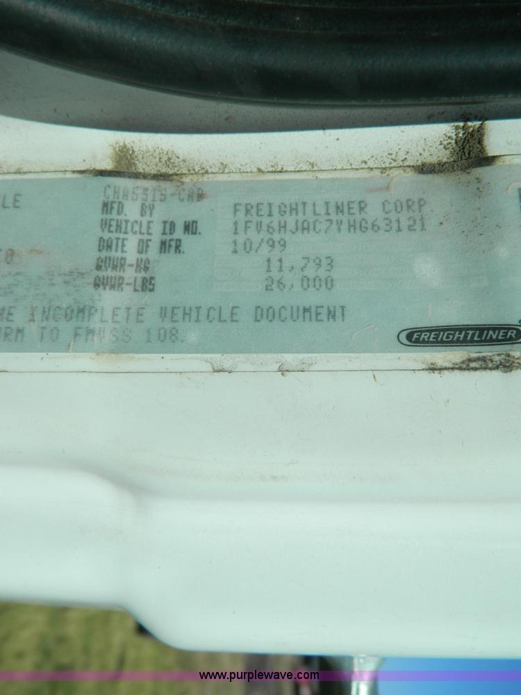 image for item AD9976 2000 Freightliner FL70 truck cab and chassis