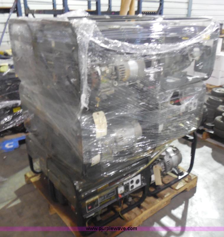 image for item AL9563 (12) Cummins 3,000 watt generators