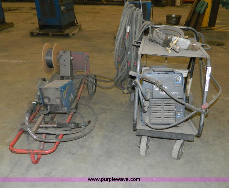 image for item AZ9095 Miller XMT CC/CV welder