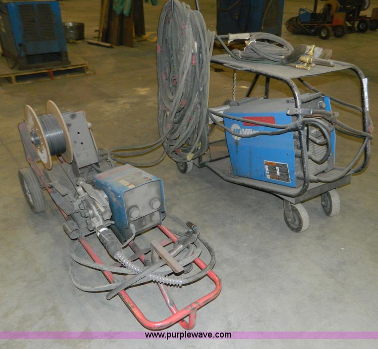 image for item AZ9095 Miller XMT CC/CV welder
