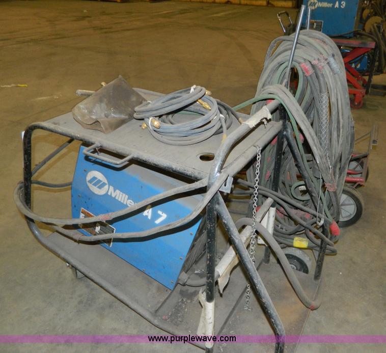 image for item AZ9095 Miller XMT CC/CV welder
