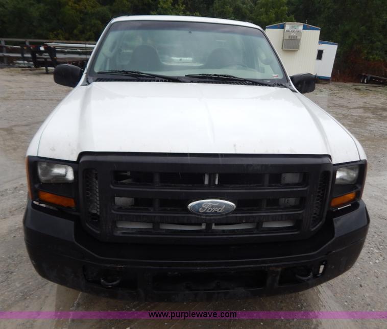 image for item B5841 2007 Ford F250 pickup truck