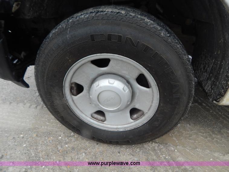 image for item B5841 2007 Ford F250 pickup truck