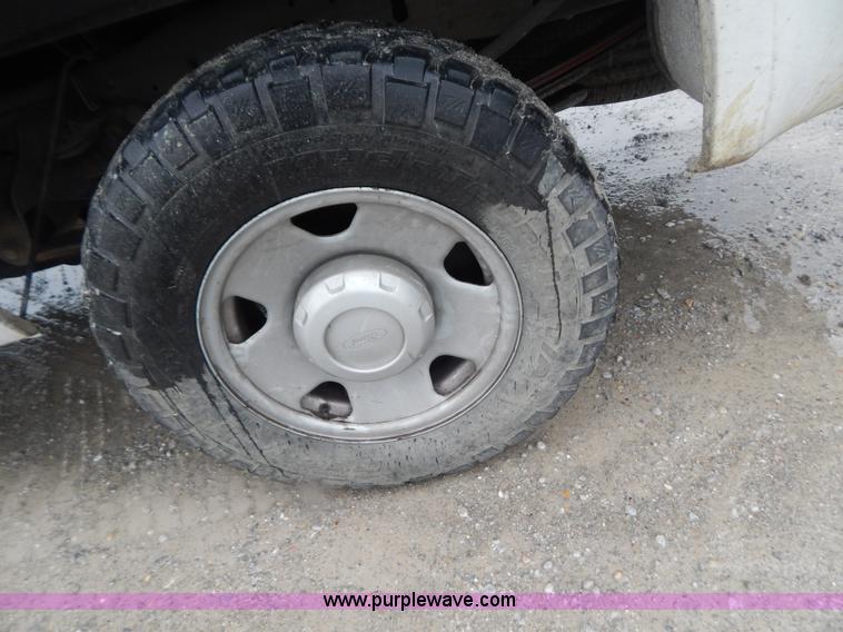 image for item B5841 2007 Ford F250 pickup truck